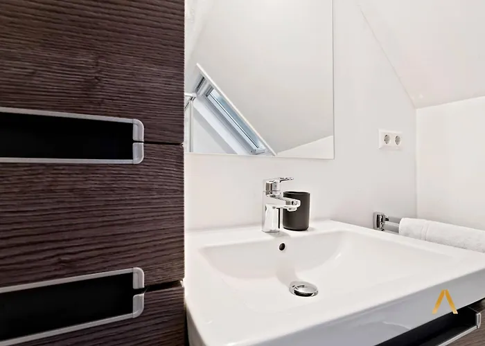 דירה Charming 1br Loft In Ville-haute,