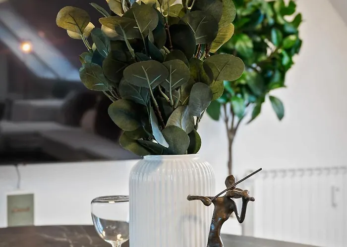 Charming 1br Loft In Ville-haute, דירה